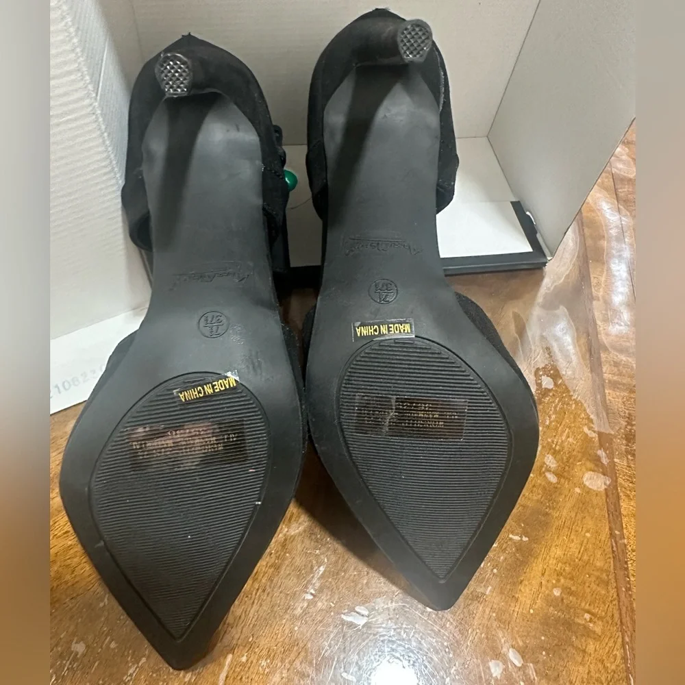 Maxi black dress size M - fashion nova . Bundle ( dress , shoes and a necklace- - Picture 6 of 8